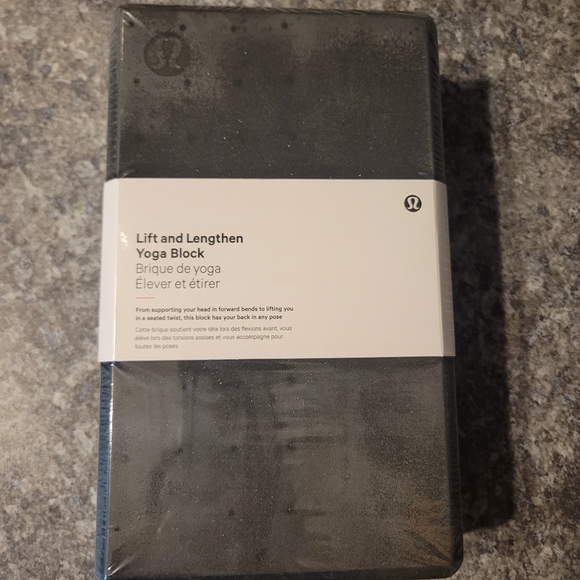 *NEW* Lululemon Yoga Items! - Picture 6 of 10